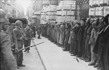 220px-Bundesarchiv_Bild_101I-312-0983-03,_Rom,_Festnahme_von_Zivilisten