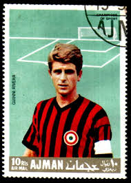 Gianni Rivera. Hier auf einer alten Briefmarke im Dress des AC Mailand.