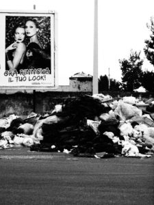 Stinkt zum Himmel: Müll auf Italiens Straßen